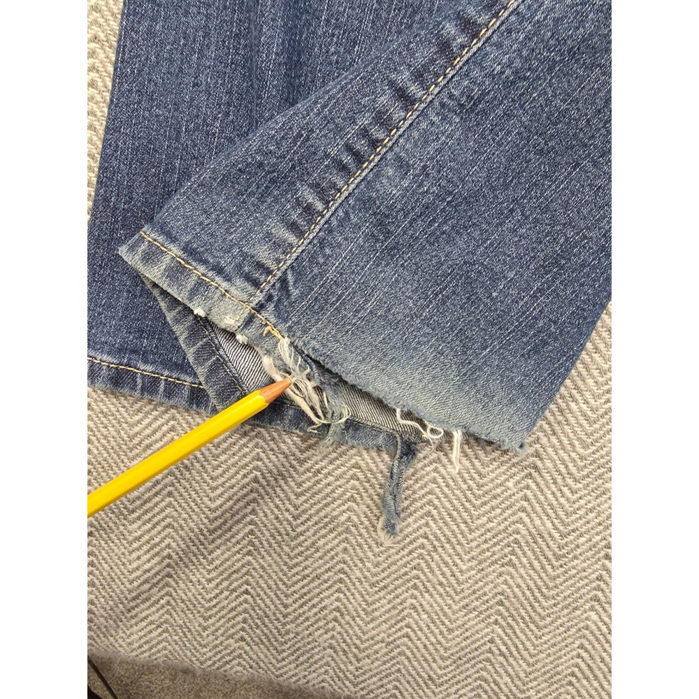 Signature by Levi Strauss &‎ Co Modern Bootcut Jeans Medium Wash Blue Size 12M - Picture 2 of 11